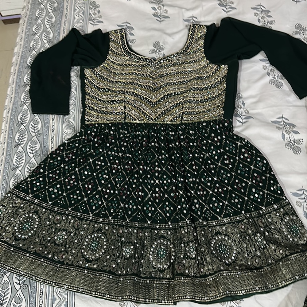 Trending heavily embroidered peplum top n skirt/lehenga with can can - Picture 13 of 13